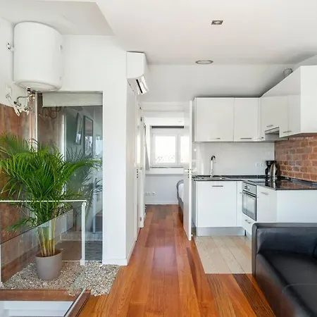 16 - Skyline Terrace *