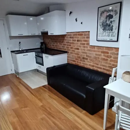 Apartment 16 - Skyline Terrace *